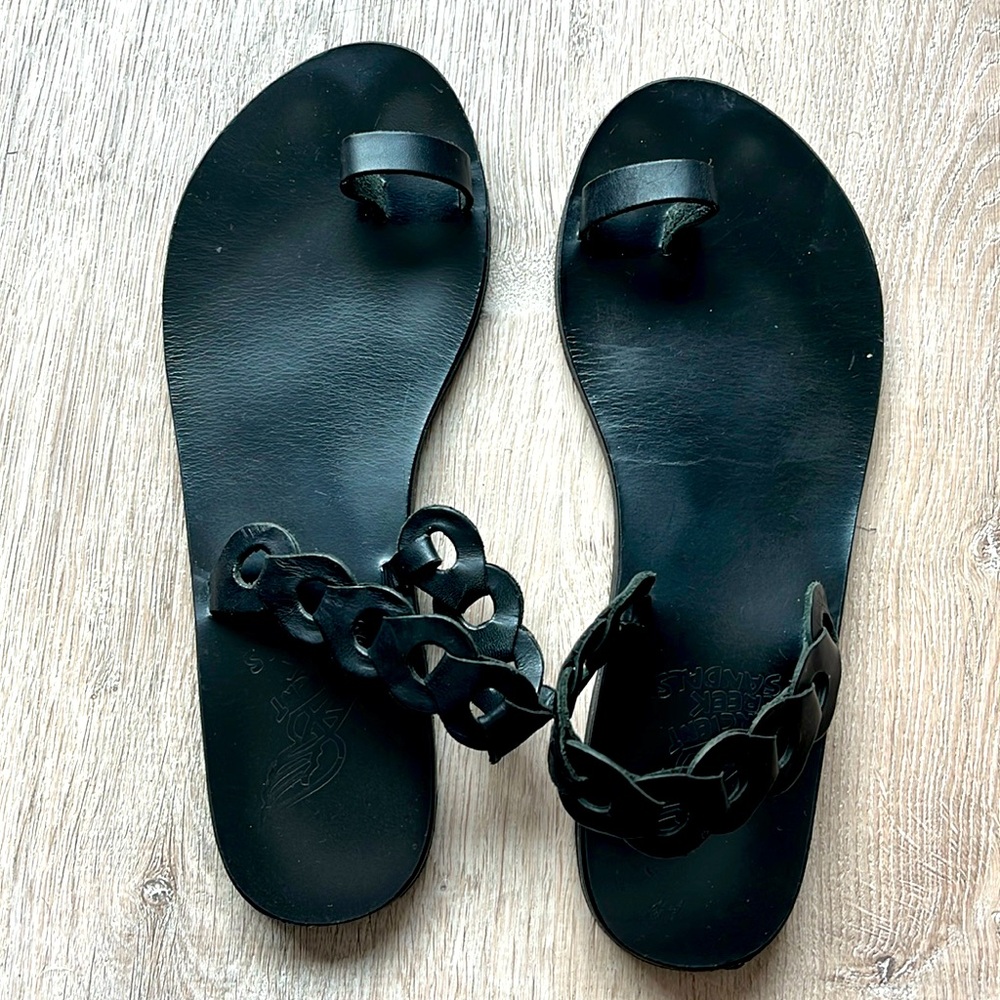 Ancient Greek black leather toe ring sandals. 39. Fair condition.